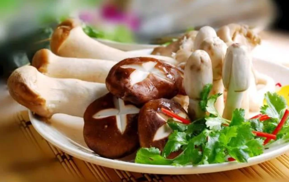 Sốc: 5 món quen mặt chứa purin cao hơn thịt, âm thầm làm tăng axit uric